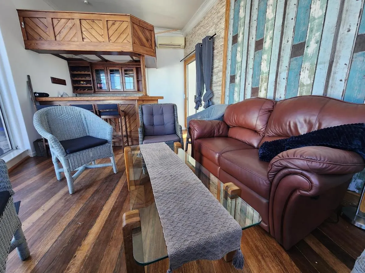 The Penthouse, Pub Lounge And Porch On The Palace, Bloubergstrand Ciudad del Cabo