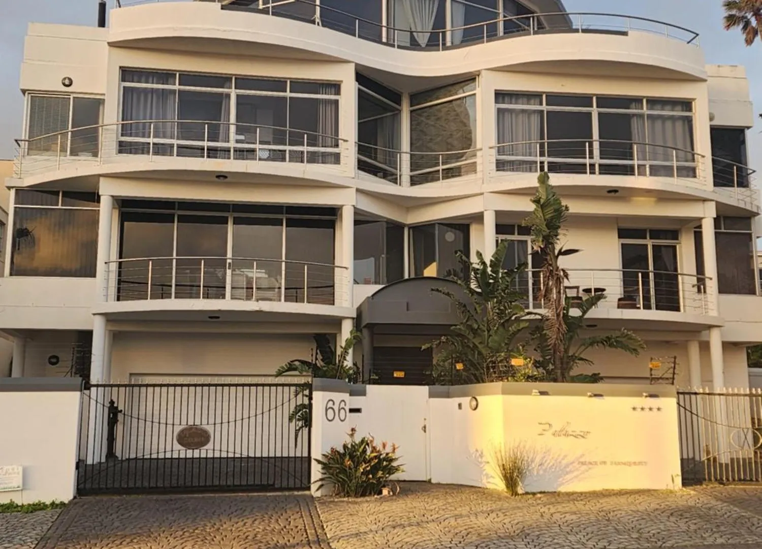 The Penthouse, Pub Lounge And Porch On The Palace, Bloubergstrand Ciudad del Cabo Habitación en casa particular